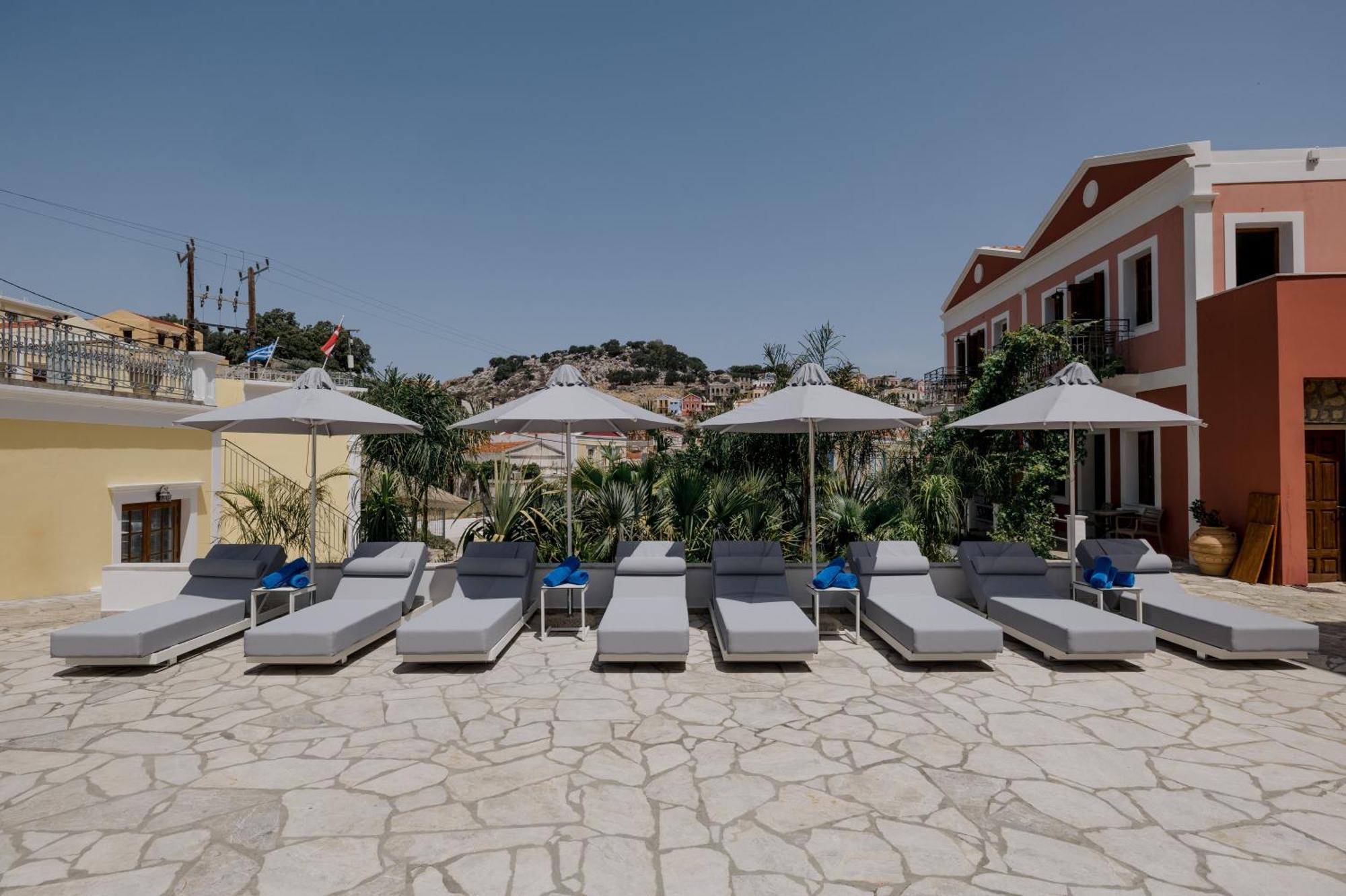Opera House Hotel Đảo Sými Ngoại thất bức ảnh